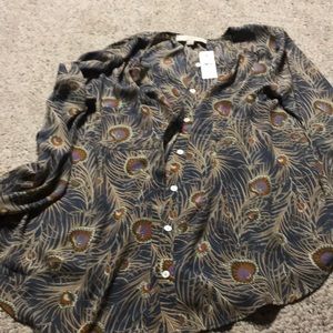 Nwt loft feather print button down collarless
